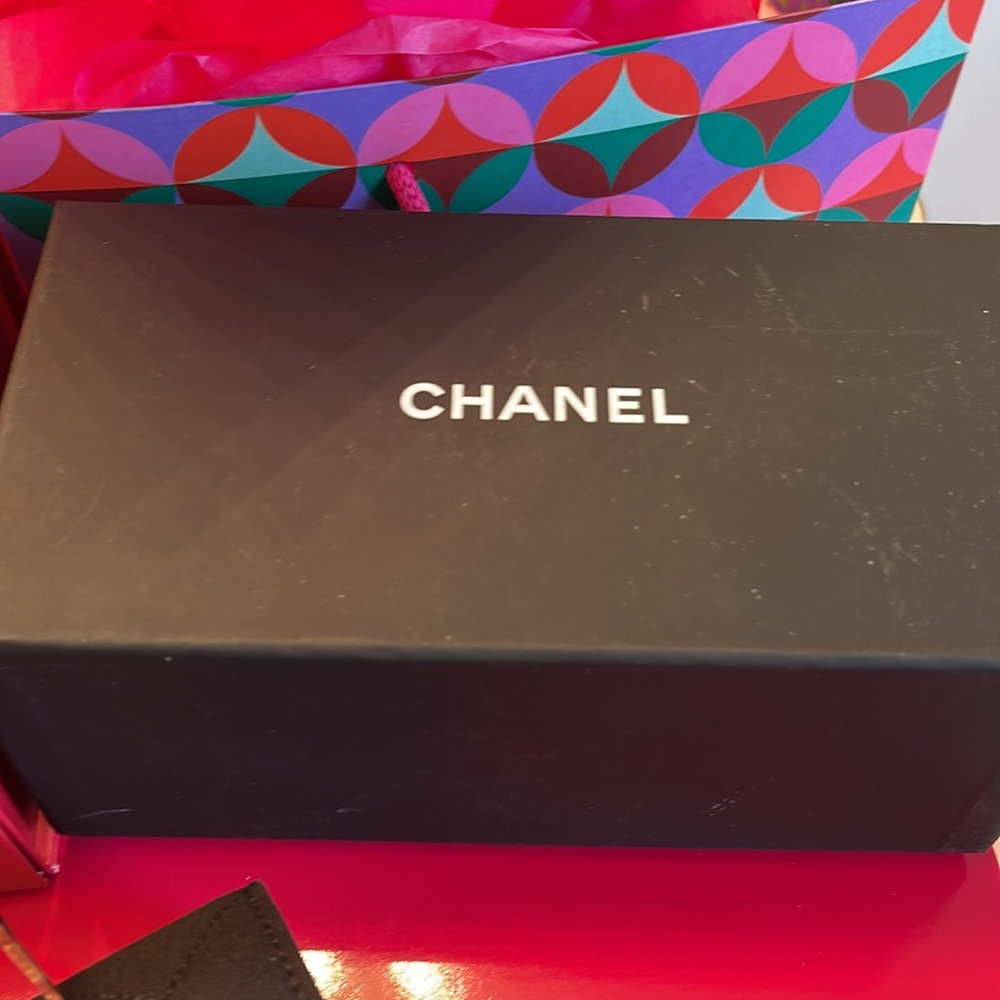 CHANEL Pantos Sunglasses New Collection brand new with kit from Holt Renfrew - Picture 6 of 17